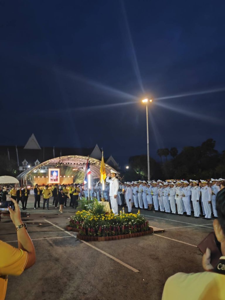 ศพฐ.3 ร่วมพิธีถวายเครื่องราชสักการะและวางพานพุ่มและพิธีจุดเทียนถวายพระพรชัยมงคล  เนื่องในโอกาสพระราชพิธีมหามงคลเฉลิมพระชนมพรรษา 6 รอบ